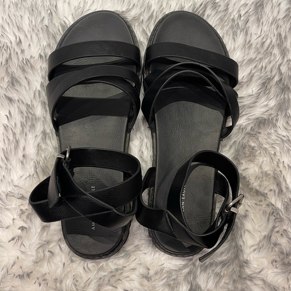 Black AE Women’s Size 10 Sandals - Picture 2 of 5